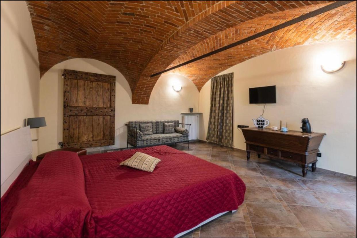 לינה וארוחת בוקר Casa Furno Certe Notti Langhe מראה חיצוני תמונה